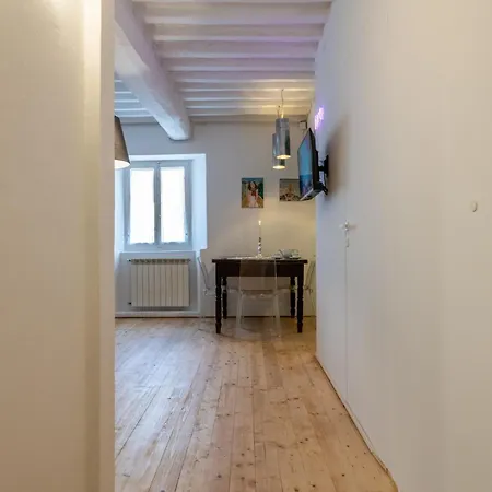 Apartment Romantic Charm In