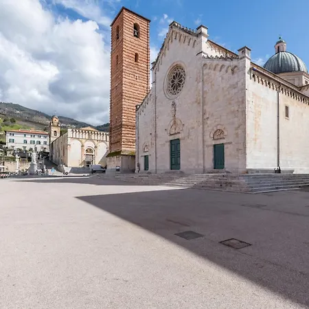 Romantic Charm In Pietrasanta